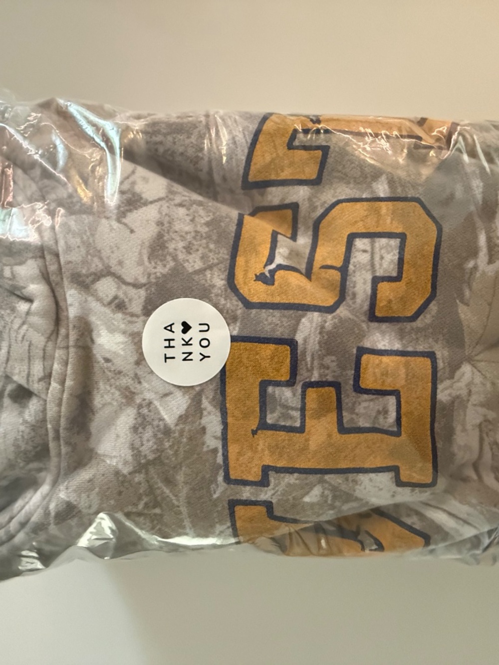 NWT Hollister West Virginia Mountaineers Boxy Camo Hoodie | Size XL - Picture 7 of 7